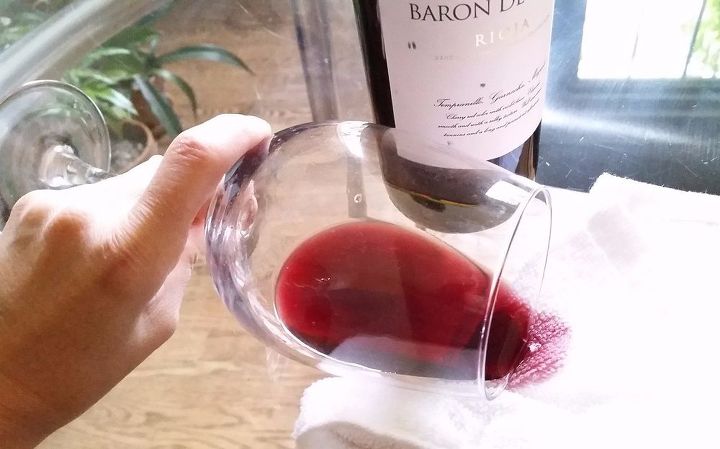 remove wine stains in a breeze with 4 common household ingredients, Call 911 pronto We have a vino emergency