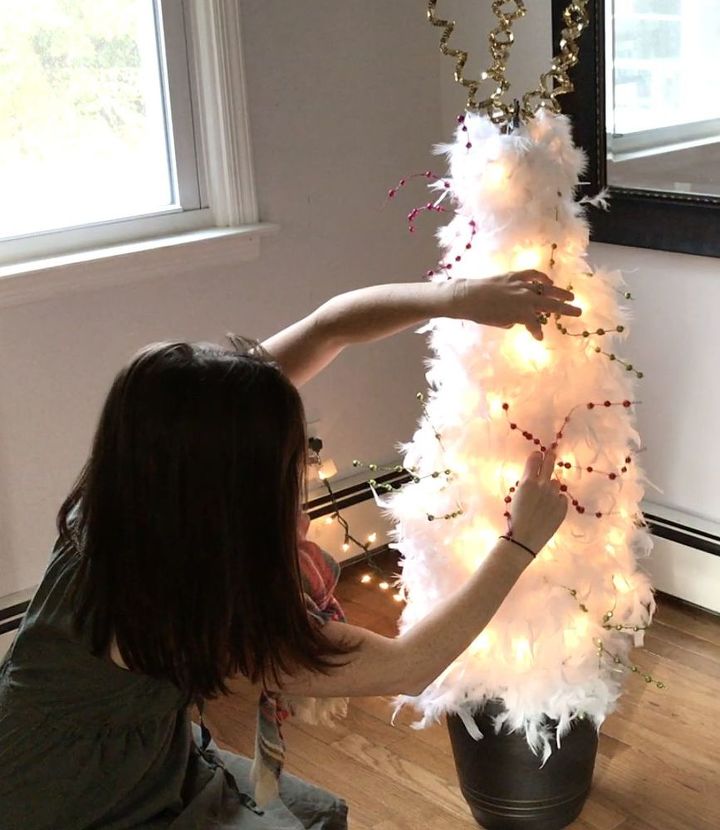 topiarios de navidad con plumas