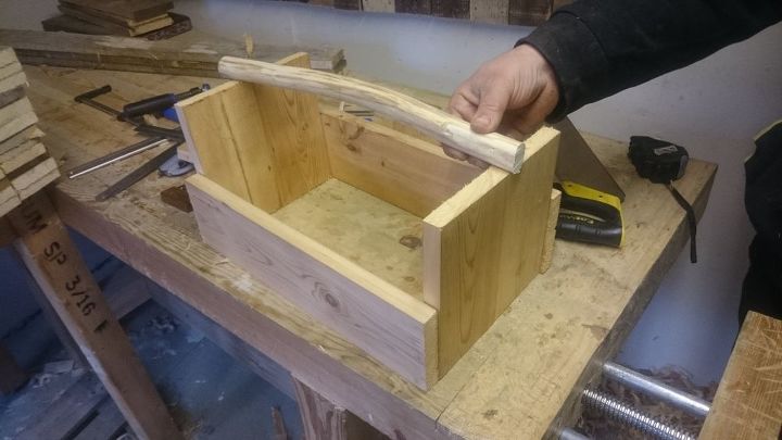recycled wood tool tote, tools, Standing the pieces together sans base