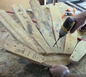a thanksgiving turkey pallet wood project, pallet