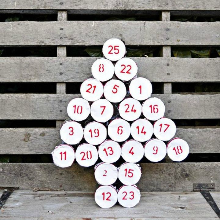 s 25 advent calendar ideas that are so cute, This tin can countdown tree