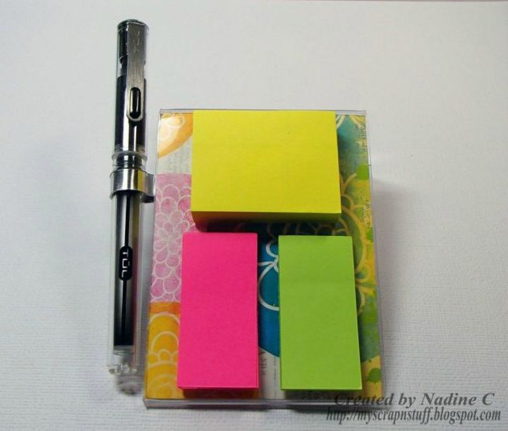 s 13 desk ideas that will make you smile at work, painted furniture, This cute sticky notepad holder