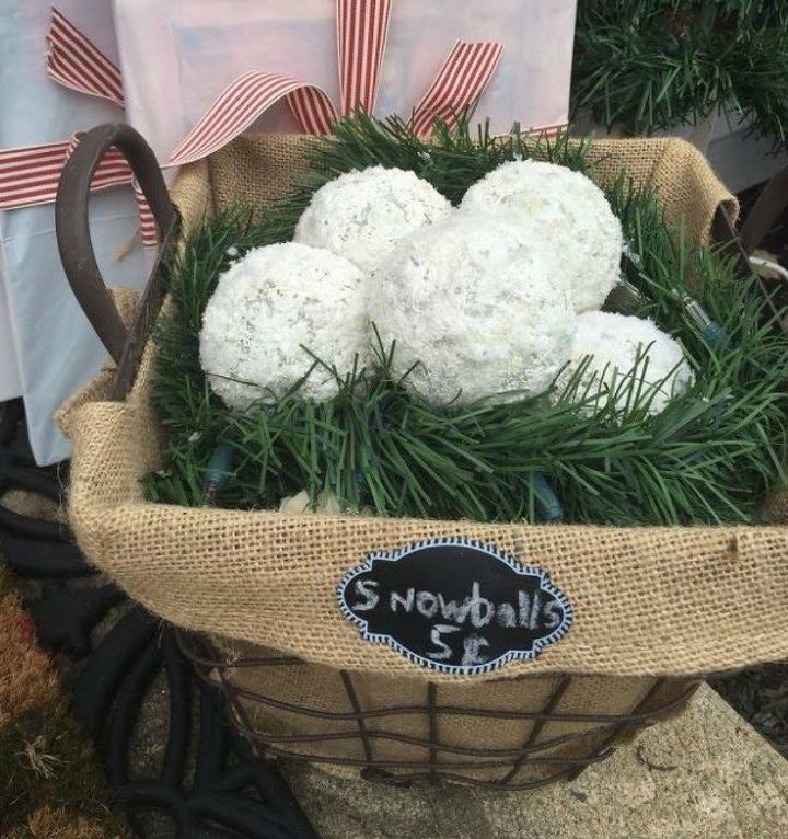 s let it snow with these 12 winter decorating ideas, Use styrofoam balls as snowballs