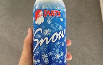 Why Everyone Is Decorating With Fake Snow This Christmas