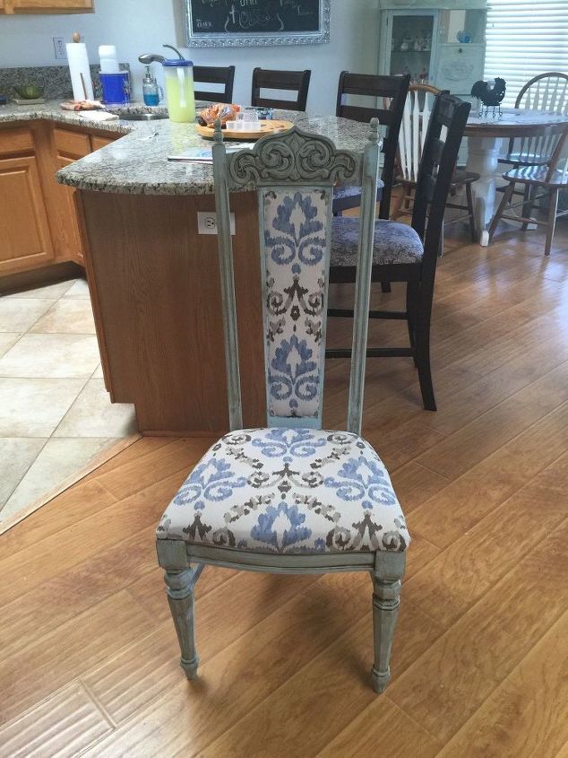 torn up rattan back chair and table makeover, painted furniture