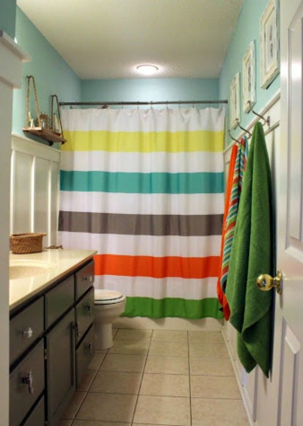 s give your kids the coolest bathroom with these 13 jaw dropping ideas, bathroom ideas, Color block then add board batten