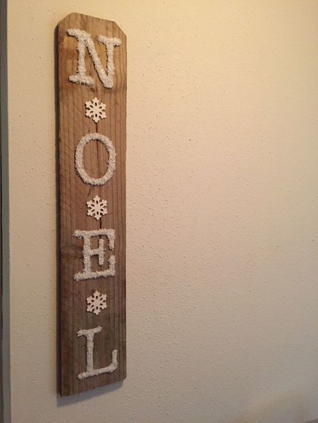 rustic snowy noel sign, crafts