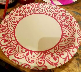 This woman uses a few large paper plates for a genius Christmas idea