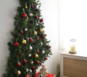 Árbol de Navidad montado en la pared