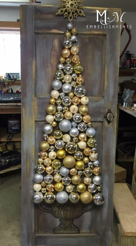 great christmas craft using old vintage wood door, crafts, doors