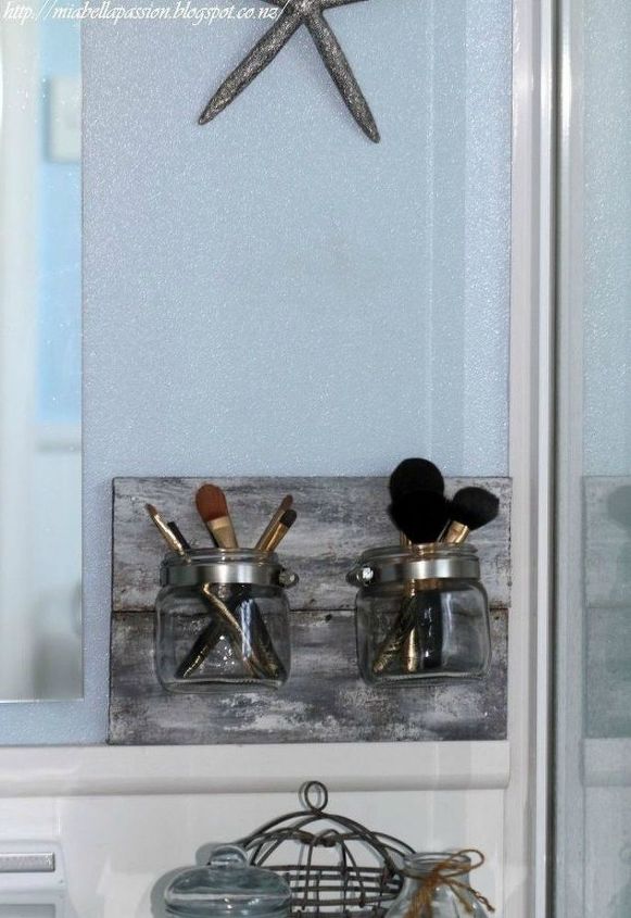 14 exciting mason jar ideas you just have to try, 12 This cool clear makeup brush organizer
