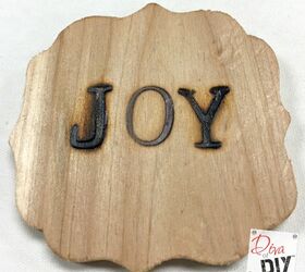 2 quick and easy wooden plaque ornaments, christmas decorations, seasonal holiday decor