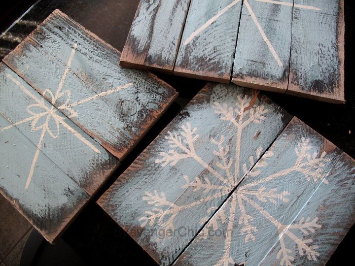 painted pallet wood snowflakes, pallet