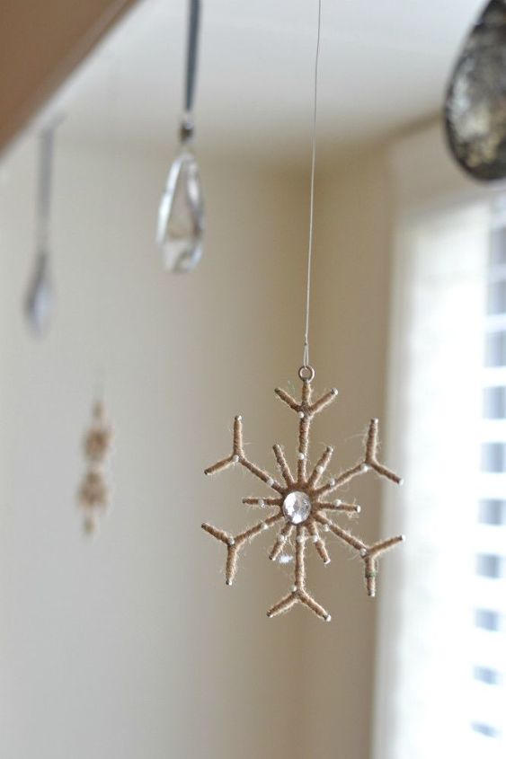 creative ways to decorate with ornaments, christmas decorations, seasonal holiday decor