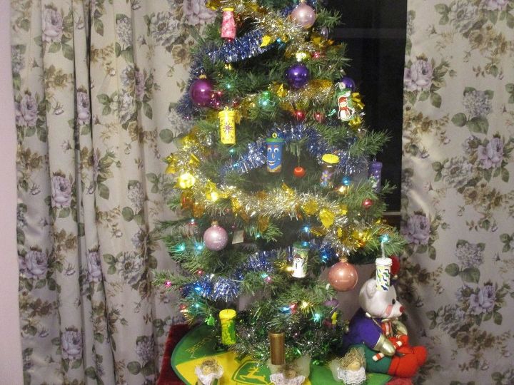 re purposed pill bottle christmas tree ornaments, christmas decorations, seasonal holiday decor