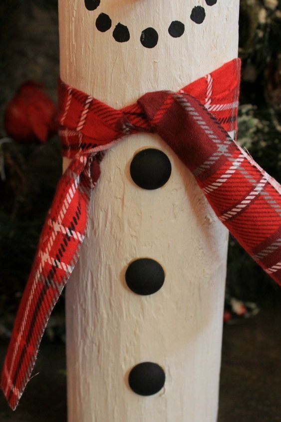 santa and frosty from cedar fence post rails, fences, woodworking projects
