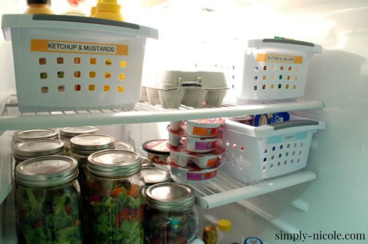 prepare sua cozinha para o natal 11 ideias, Limpeza e organiza o da geladeira