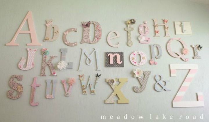 17 increbles ideas para la habitacin del beb de madres muy creativas, Muro del alfabeto en la guarder a Una actividad para el baby shower
