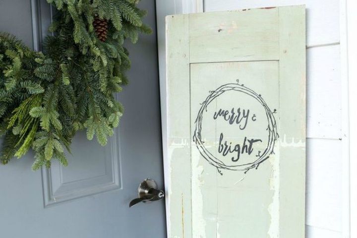 faa seus vizinhos sorrirem com essas 12 ideias de varanda, Porta de Natal alegre e brilhante