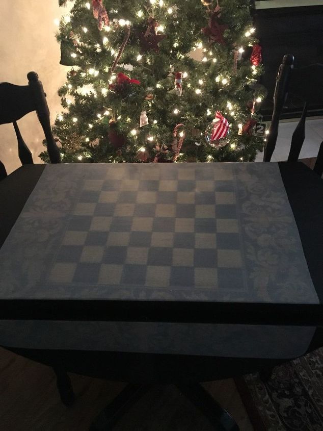 mesa de ajedrez, Imagen desnuda