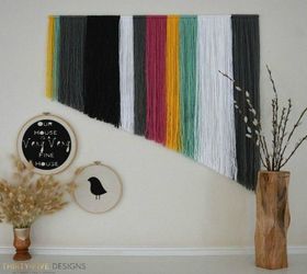 13 low budget ways to decorate your living room walls, Create your own yarn wall