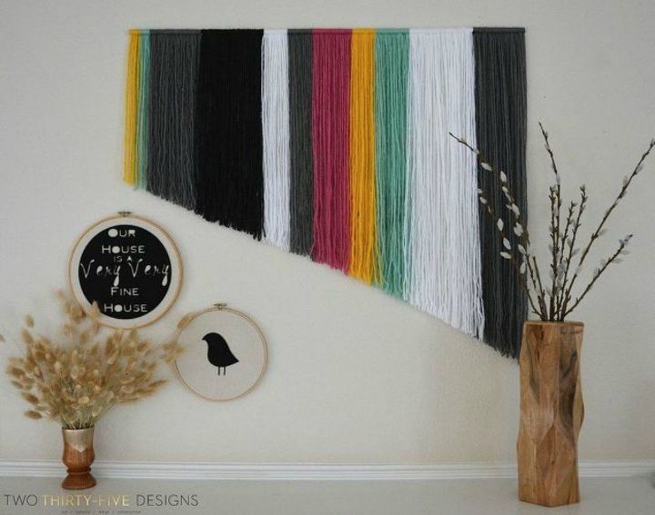 13 low budget ways to decorate your living room walls, Create your own yarn wall