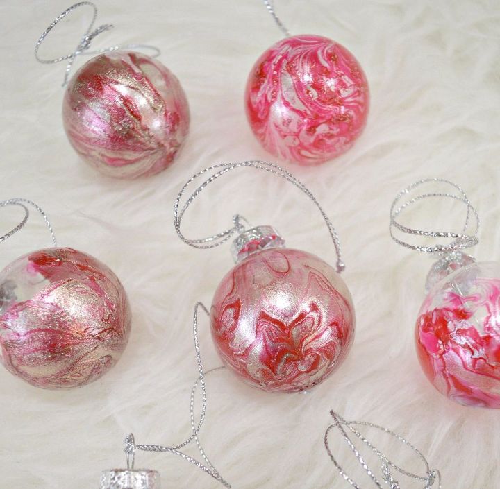 diy marbled christmas ornaments, christmas decorations, seasonal holiday decor