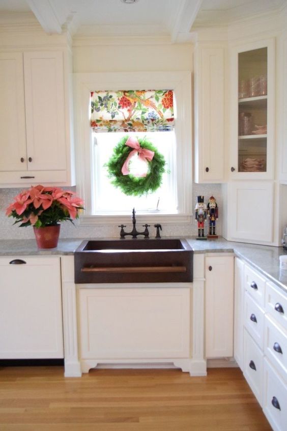 inexpensive fast and simple christmas decorating 