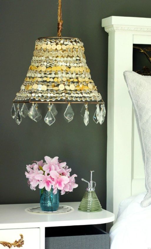 15 quick and easy gift ideas using buttons, String them into a beautiful lamp shade