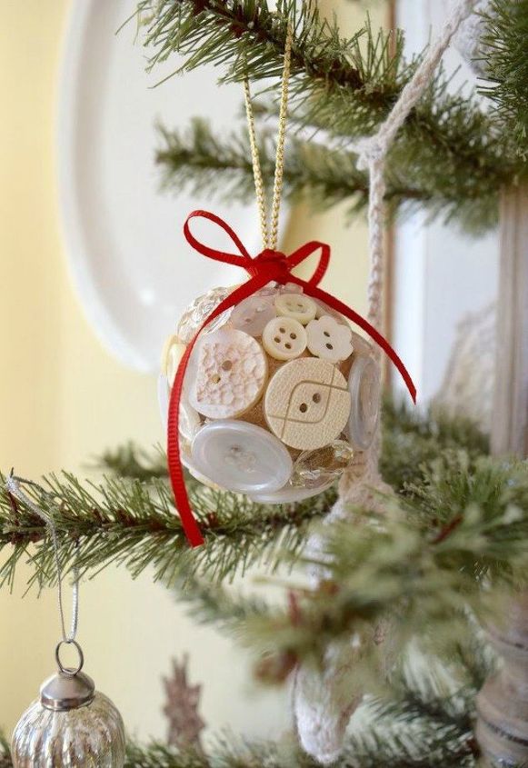 15 quick and easy gift ideas using buttons, Or spice up your plain and boring ornaments