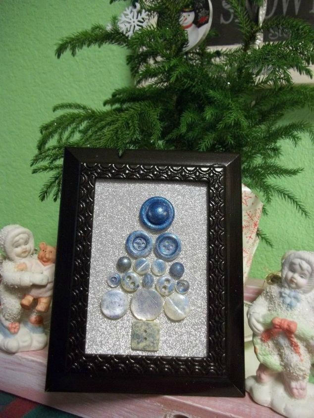 15 quick and easy gift ideas using buttons, Frame them as a Christmas tree