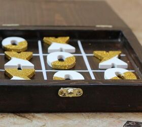 Dishes with vintage wooden mignardises Game pattern card
