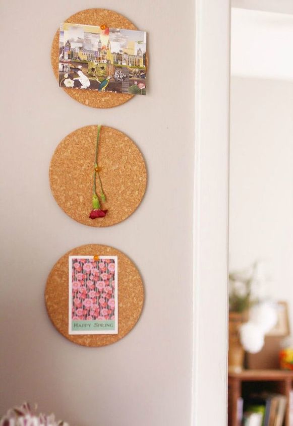 11 magnficas ideas que cambiarn tu forma de ver los tableros de corcho, Tr bol de corcho para decorar la pared