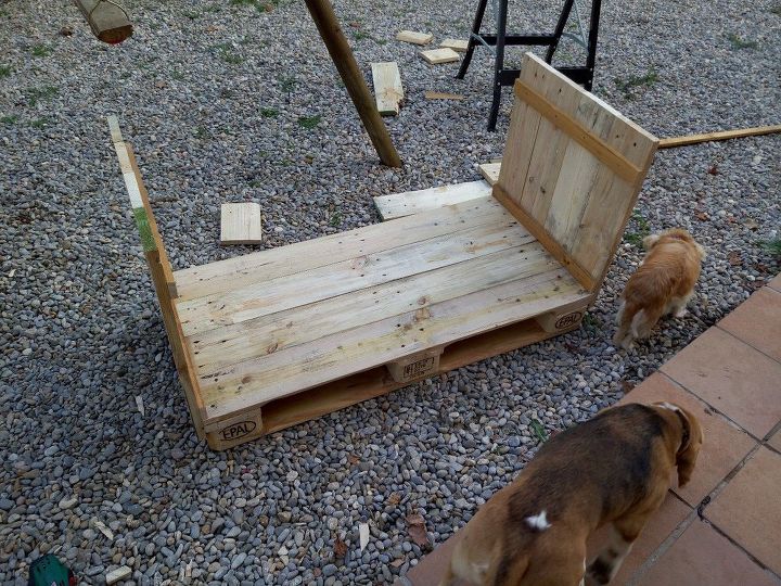 casa para perros de madera de palet recuperada
