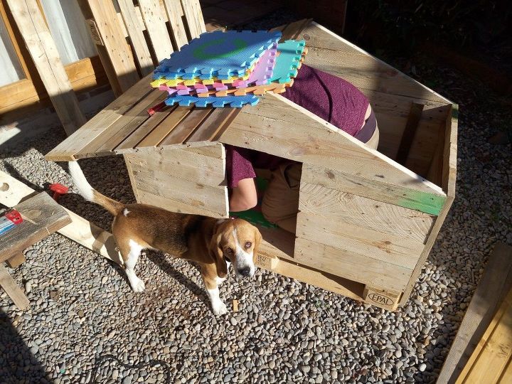 casa de cachorro de madeira de palete recuperada