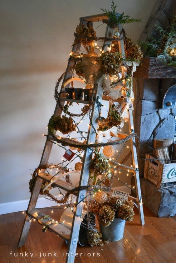 esquea a sua rvore de natal tradicional estas so ainda melhores, Uma rvore de Natal de escada sem rvores