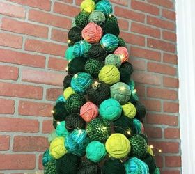 17 mini rboles de navidad que no podemos dejar de mirar esta temporada, rbol de bolas de lana