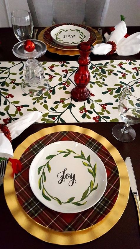 simple and pretty christmas tablescape