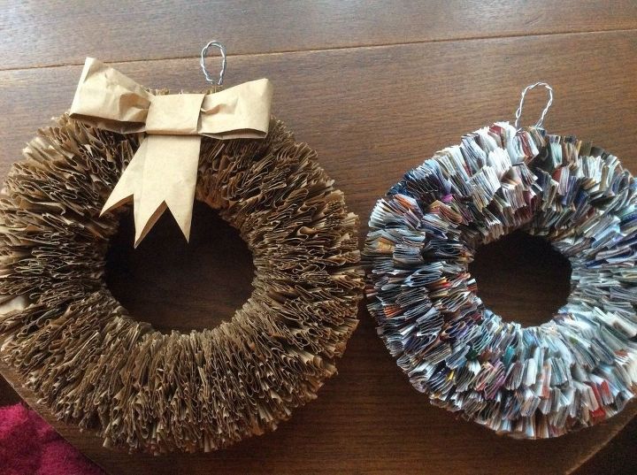 christmas paper wreaths, crafts, wreaths, Side by side paper wreaths