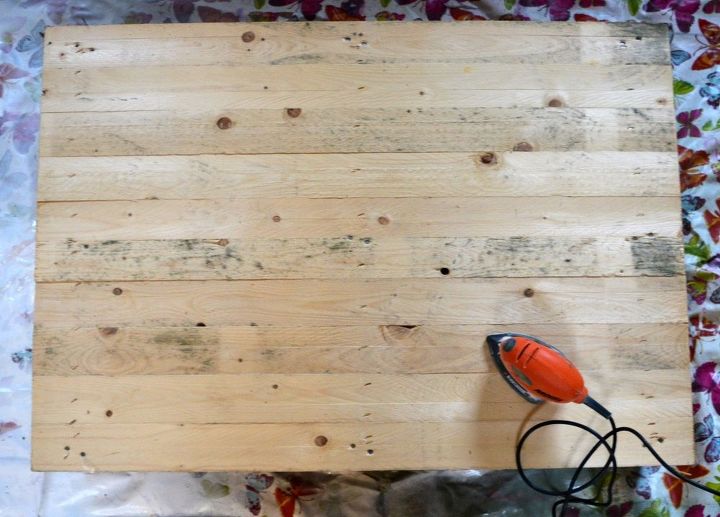 transform an old pallet into a christmas tree, pallet