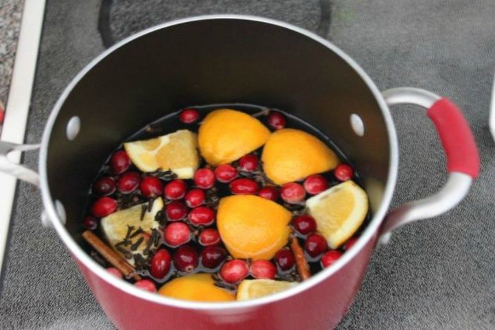 s make your home smell amazing with these diy winter scent ideas, home decor, This cranberries and orange fragrance