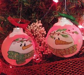 what to do with leftover paint painted ornaments, christmas decorations, seasonal holiday decor, Create cute ornaments using leftover paint