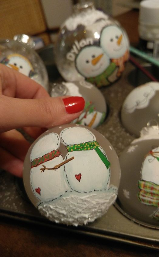 what to do with leftover paint painted ornaments, christmas decorations, seasonal holiday decor, Snow on the bottom