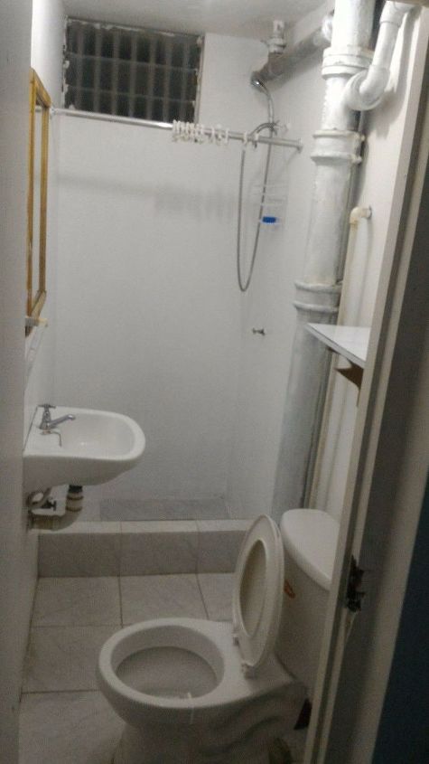 q horrible tiny bathroom, bathroom ideas