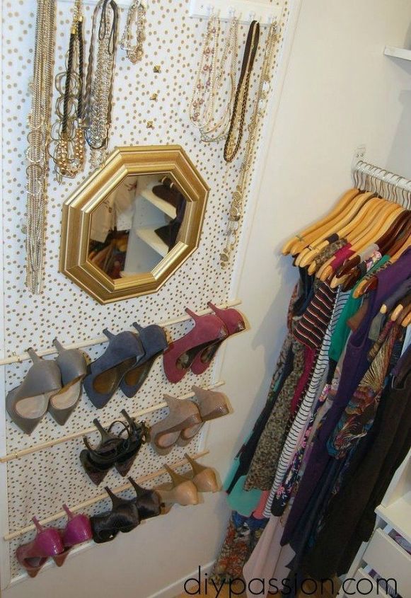 s want an organized closet try this today, closet, organizing, Hang jewelry and shoes on framed fabric