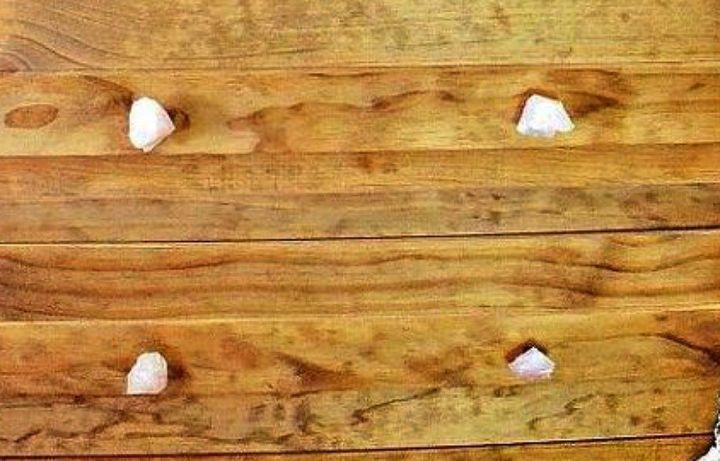 s upgrade your boring cabinets with these 11 knob ideas, kitchen cabinets, kitchen design, Glam them up with a little bit of quartz