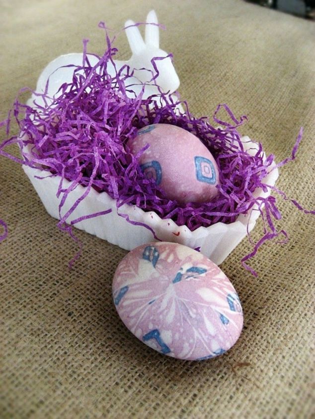 use your old scarves for these 12 amazing home decor ideas, Stamp it on an easter egg