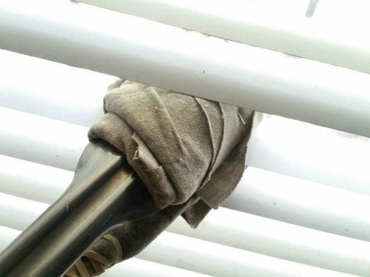 s top cleaning tips you need to know for 2017, cleaning tips, This tong trick that cleans blinds