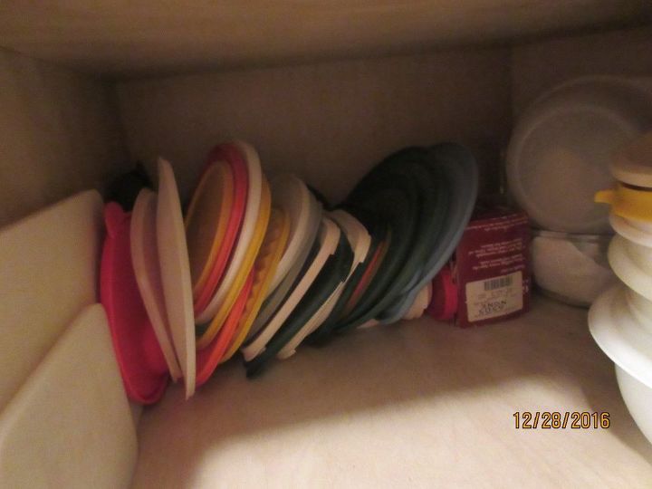 what are the best ways to store tupperware lids