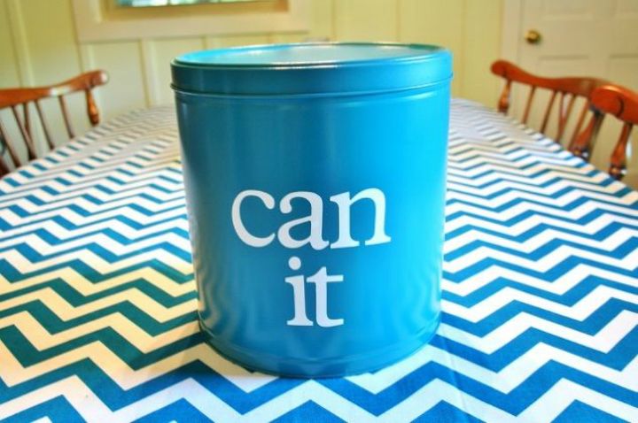 no jogue fora as latas de pipoca antes de ver essas 13 ideias, De lata de pipoca reciclada para recipiente de organiza o azul petr leo